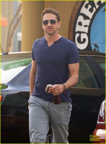 gerard-butler-variety-is-the-spice-of-life-02.jpg