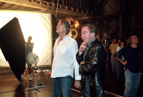 still-of-joel-schumacher-and-andrew-lloyd-webber-in-fantoma-de-la-opera-(2004)-large-picture.jpg
