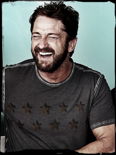 gerard-butlers-smile-is-irresistable-at-ellery-fashion-show-03.jpg (282.05 КБ) 2332 просмотра gerard-butlers-smile-is-irresistable-at-ellery-fashion-show-03.jpg