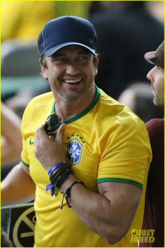 gerard-butler-taylor-kitsch-watch-brazils-massive-defeat-against-germany-04.jpg