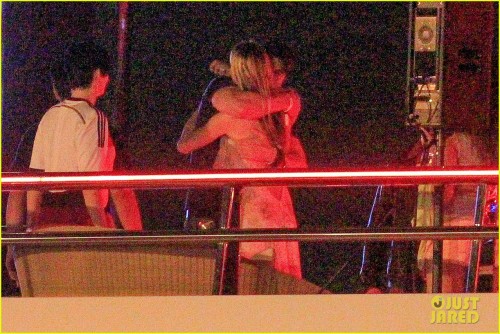gerard-butler-packs-on-pda-with-mystery-gal-world-cup-16.jpg