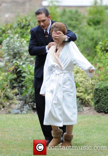 tom-hardy-emily-browning-legend-filming_4285791.jpg