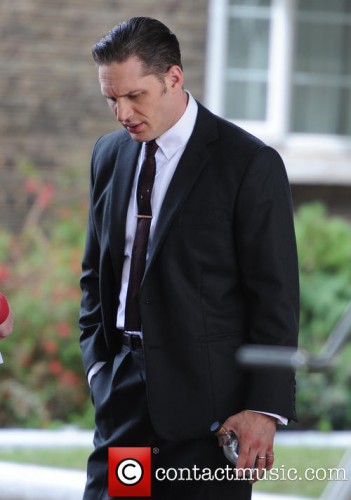 tom-hardy-legend-film-set_4287721.jpg