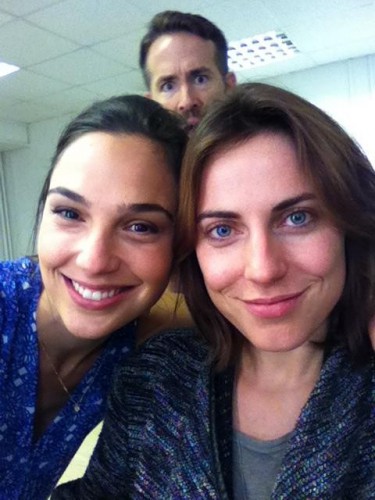 galgadot-ryanreynolds-traue.jpg