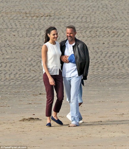 1410965753189_wps_32_Picture_Shows_Gal_Gadot_K.jpg