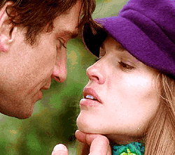 tumblr_npvzxjbGSJ1tl3keso6_250.gif