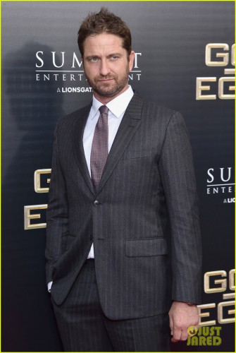 gerard-butler-nikolaj-coster-waldau-gods-egypt-premiere-nyc-22.jpg