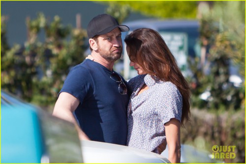 gerald-butler-and-his-bae-share-intimate-moment-05.JPG