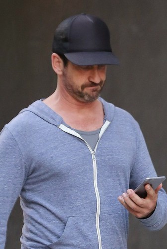 Gerard+Butler+Gerard+Butler+Out+Los+Angeles+XAO8q4Bz0yDl.jpg