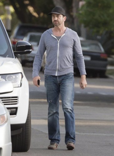 Gerard+Butler+Gerard+Butler+Out+Los+Angeles+kA1p6mL53Ezl.jpg