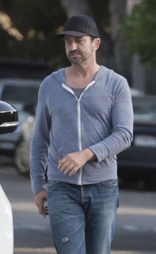Gerard+Butler+Gerard+Butler+Out+Los+Angeles+tVbGq5NNV-al.jpg