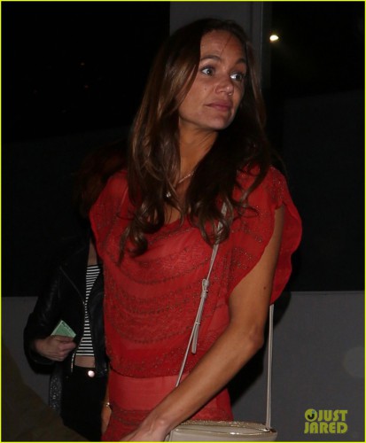 gerard-butler-morgan-brown-all-smiles-on-date-night-01.jpg
