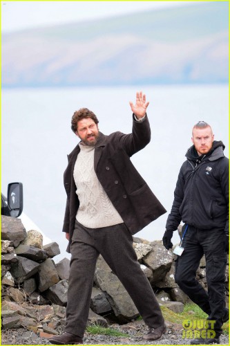 gerard-butler-continues-filming-keepers-in-scotland-02.jpg