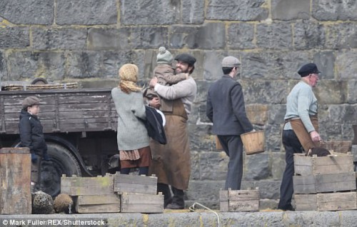 3F294B1300000578-4402664-Sweet_Much_the_delight_of_a_young_cast_mate_he_swept_the_sweet_l-a-188_1491938760927.jpg