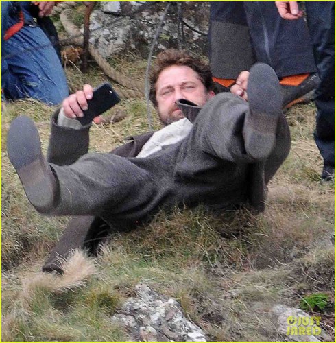 gerard-butler-mountain-keepers-scotland-01.jpg