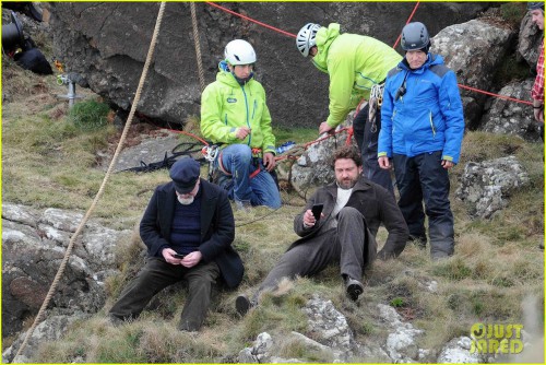 gerard-butler-mountain-keepers-scotland-04.jpg