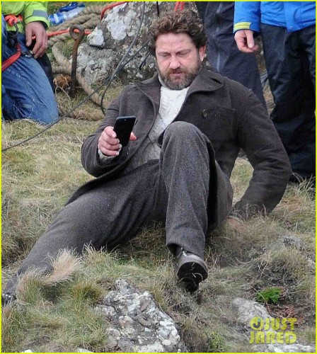 gerard-butler-mountain-keepers-scotland-05.jpg