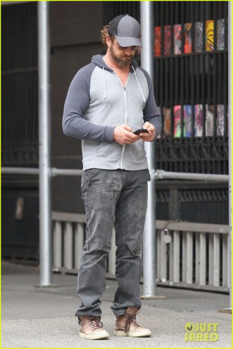 gerard-butler-first-look-keepers-03.jpg