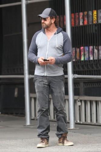 1004485_FLY_1179494_GERARD_BUTLER_010_8aa2a7016aa9df9673a352411f3d1823.jpg