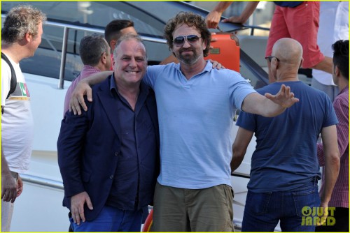 gerard-butler-ischia-film-festival-arrival-05.jpg