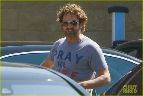 gerard-butler-wraps-up-his-weekend-in-malibu-04.jpg