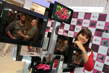 FunPhotoBox071157s3omckij.gif