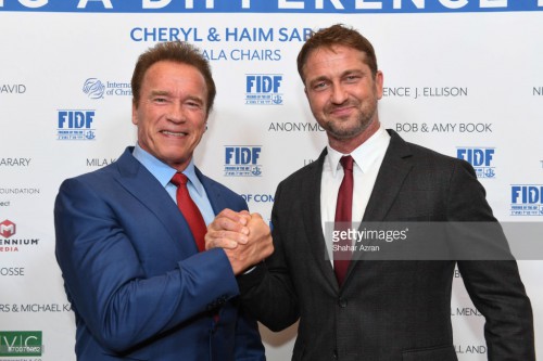 gerard-butler-meets-fans-i.jpg