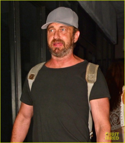 003-Gerard-Butler-loft.jpg