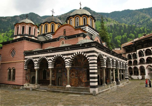 Rilski manastir.jpg