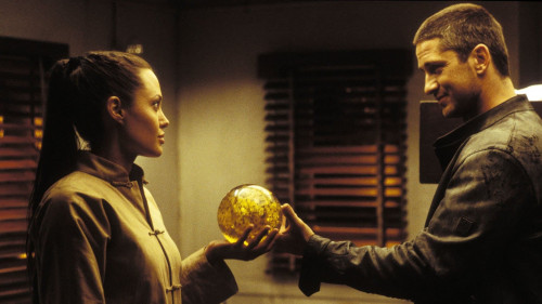 vk8y.jpg (161.5 КБ) 1205 просмотров Анжелина Джоли и Джерард Батлер