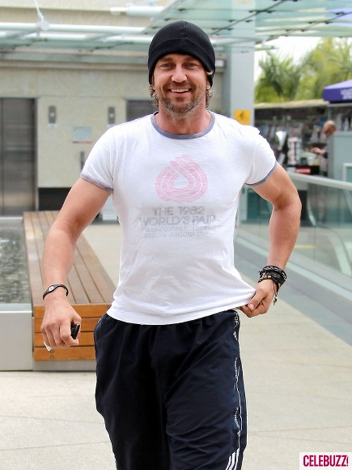 gerard-butler-west-hollywood-work-out-2-435x580