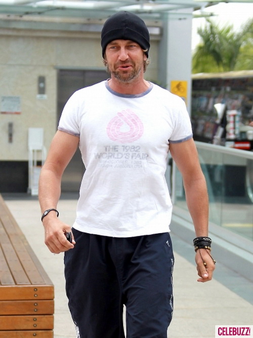 gerard-butler-west-hollywood-work-out-7-435x580