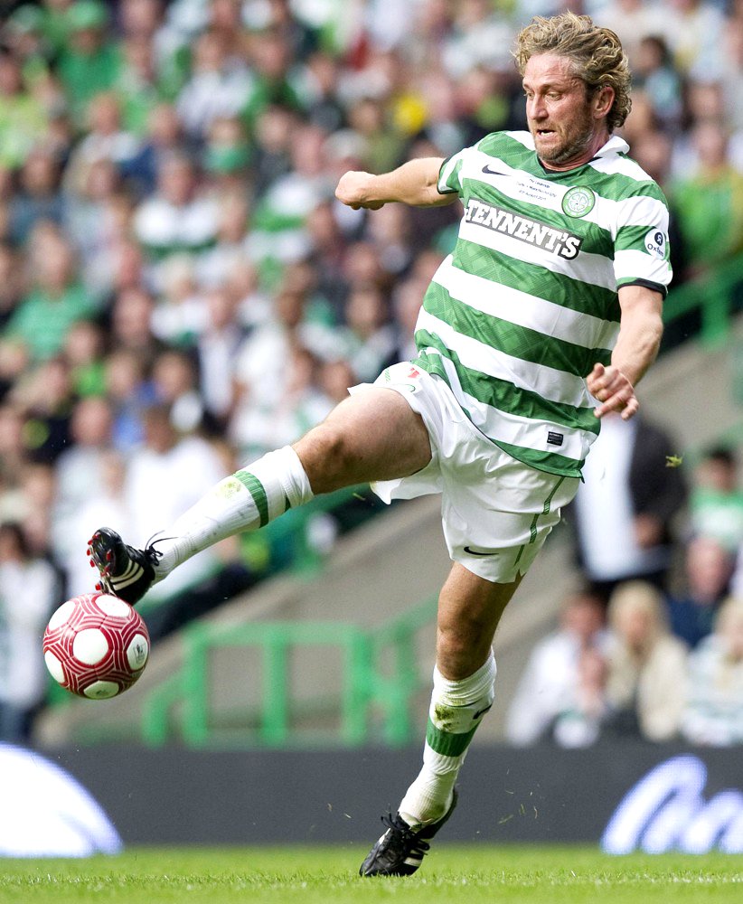 gerard-butler-match-between-celtic-and-manchester-united-10