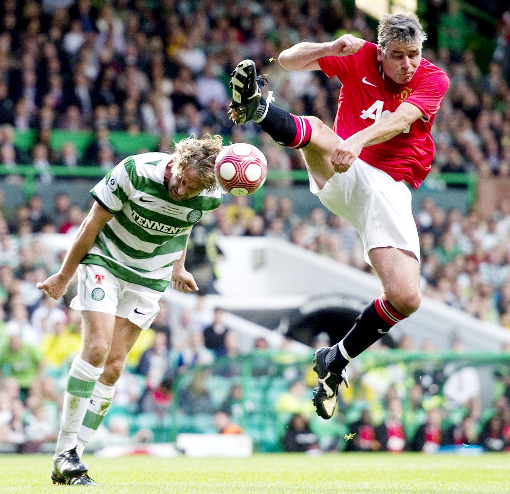 gerard-butler-match-between-celtic-and-manchester-united-11